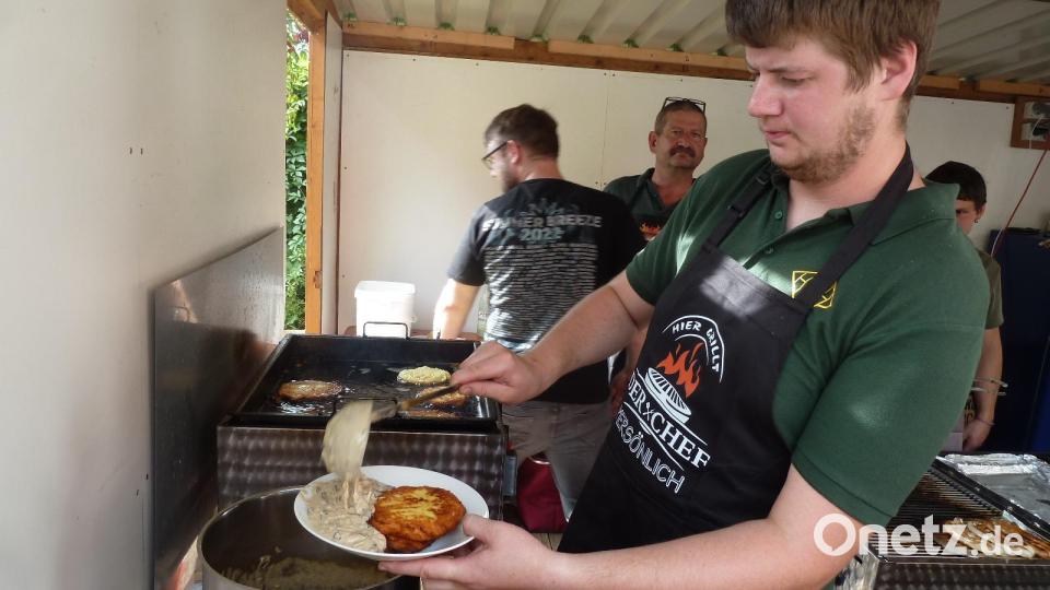 Besondere Spezialität: Oberpfälzer Reibedotsch mit Schwammerlbräih wurden von den Besuchern wieder gerne angenommen und waren deshalb meistens schnell ausverkauft. Bild: bir