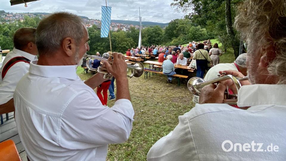 Die Raigeringer Musikanten spielten beim 71. Hüttenfest der Bergwacht in Freudenberg. Bild: gri