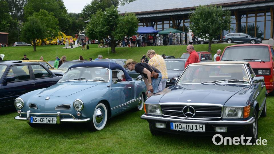 Wahre Schätze sind auf ihren vier Rädern nach Pleystein gekommen. Bild: bey