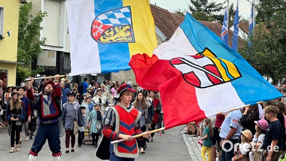 Die Gebenbacher Fahnenschwinger sind am Wochenende gleich zweimal im Einsatz gewesen. Bild: exb