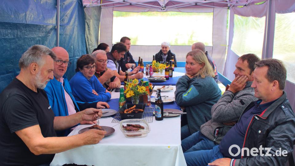 Aus ganz Bayern waren die Hasenzüchter der Rasse "Rex", die Mitglieder des "Rex"-Clubs Bayern, angereist. Bild: ld