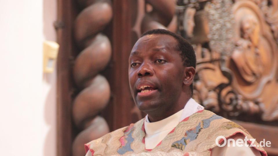 Dr. Timon Odeny bei seiner Abschiedsrede. Bild: Monika Demmer/exb