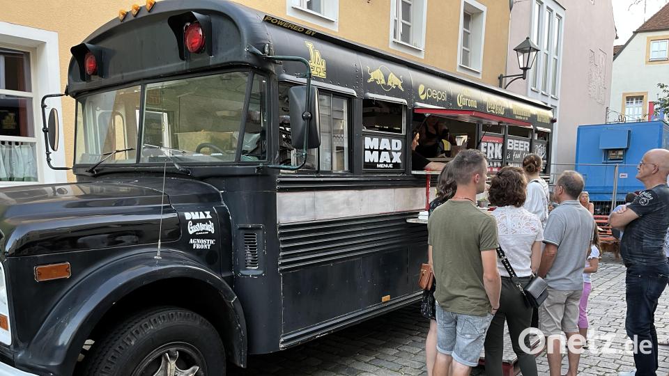 "Burger&Mor"e vom L.A. Foodtruck aus Cham ist stark frequentiert. Bild: sns