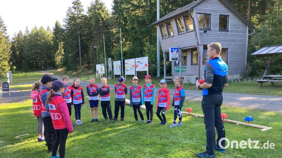 Auch ganz ohne Schnee bot das Skilanglaufzentrum Silberhütte den 18 Kindern eine spannende Aktion beim Ferienprogramm. Bild: SLZ Silberhütte/exb