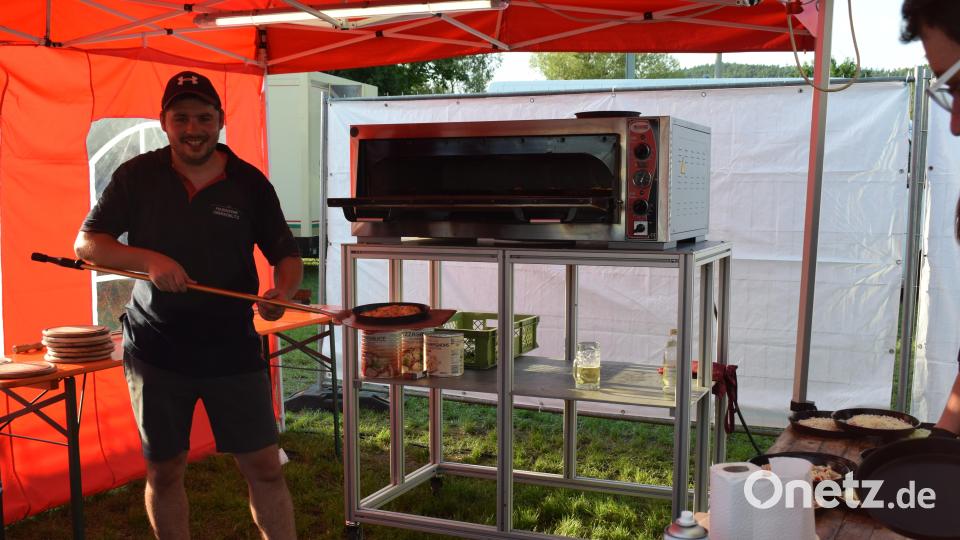 Die Pizza aus dem Steinofen war das Naabfest-Schmankerl. Bild: bnr