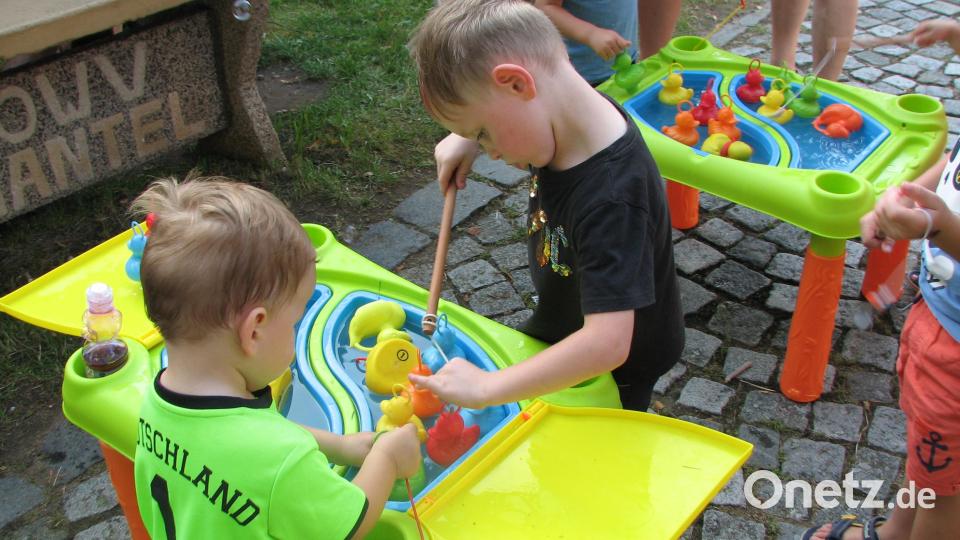 Im Kindergartenalter macht das Fischeangeln richtig Spaß. Bild: knh
