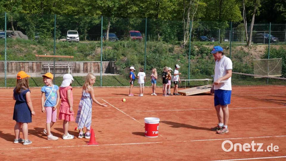 Der Ball landete im Eimer und dafür gabs Punkte. Bild: gz