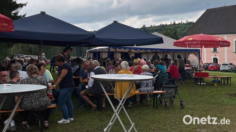 Jahr für Jahr wird das Weißenbrunnfest gefeiert. Es ist für die Pfarrei die Gelegenheit zusammenzukommen und den Glauben zu feiern. Bild: exb; Nicole Schusser-Schindler