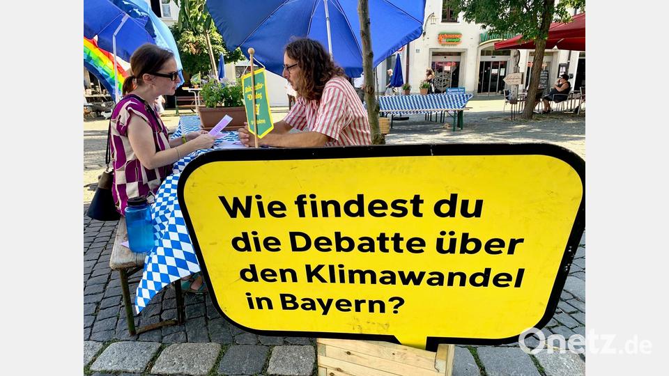 Passanten waren zum Dialog aufgerufen. Bild: Gabi Schönberger