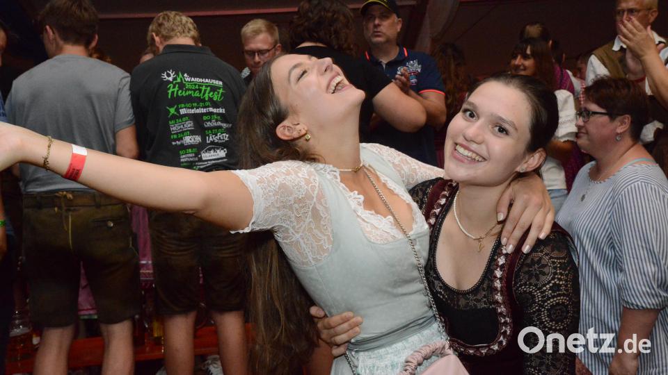 Die Flosser-Kirwa-Besucher ließen es sich gut gehen. Bild: bey