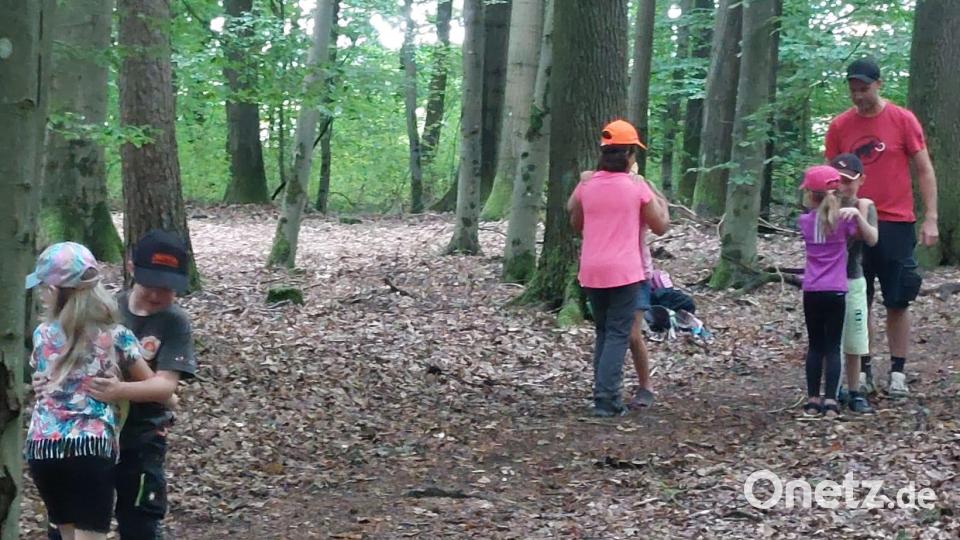 Viele Aufgaben mussten die kinder bei der Schnitzeljagd absolvieren Bild: exb/Bendikt Rott