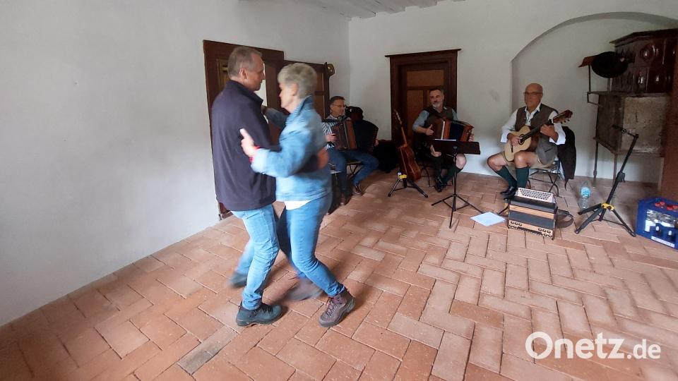 Aufgespielt und getanzt: Das passt gut zusammen. Bild: jua