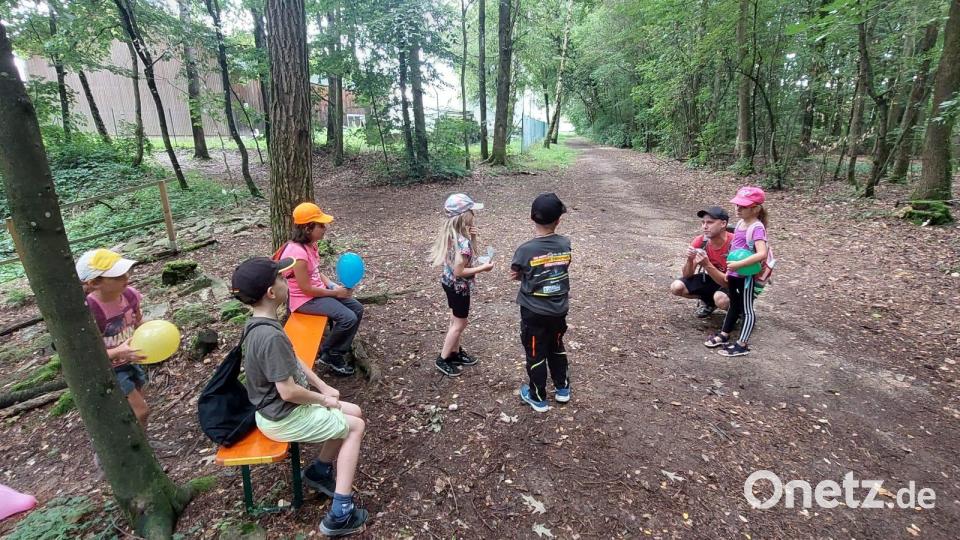 Viele Aufgaben mussten die kinder bei der Schnitzeljagd absolvieren Bild: exb/Bendikt Rott