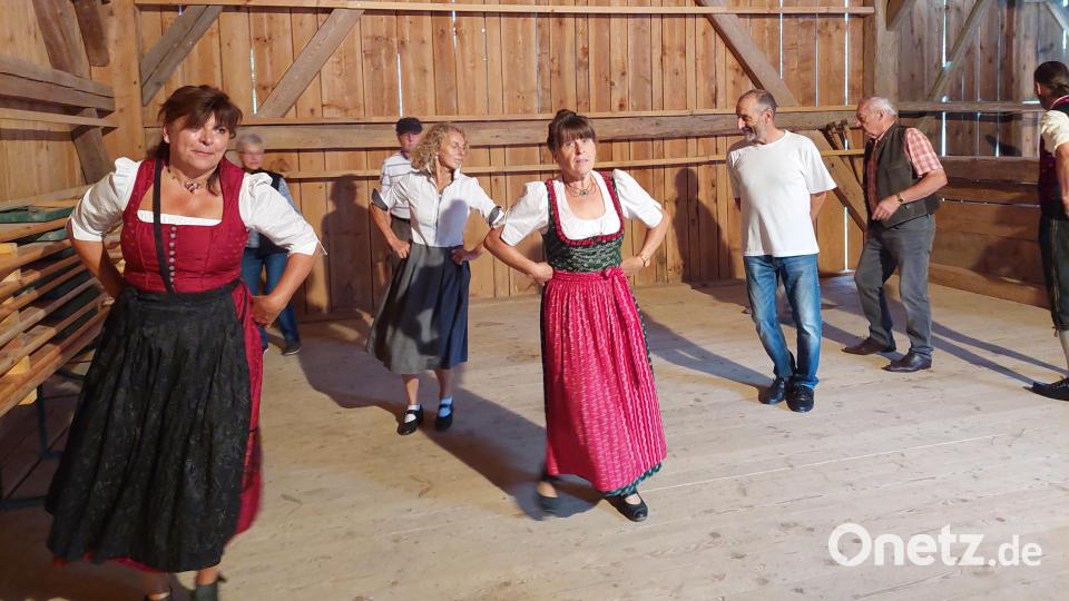 Zur Volksmusik gehört auf dem Land auch der Tanz auf dem Tanzboden. Bild: jua