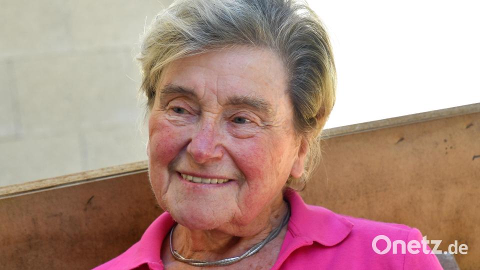 "Manche Frauen werden depressiv, wenn die Kinder außer Haus sind und der Mann verstorben ist. Aber mir haben die Tiere immer wahnsinnig viel gegeben." (Gassigeherin Annelies Gläßl) Bild: Petra Hartl