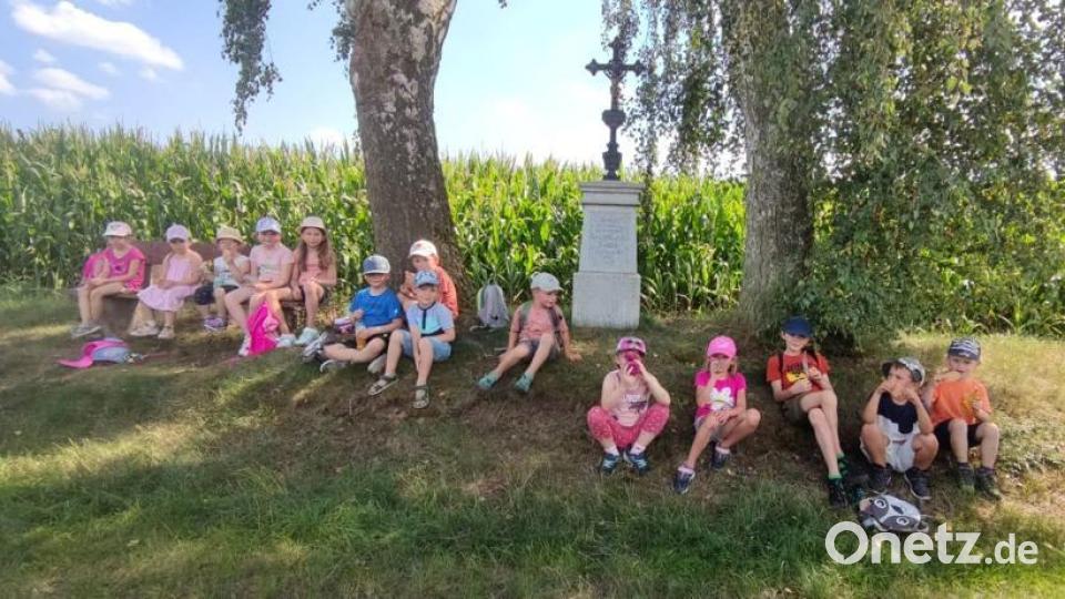 Bei der Schnitzeljagd durfte auch eine kleine Pause nicht fehlen. Bild: Tobias Plonner/exb