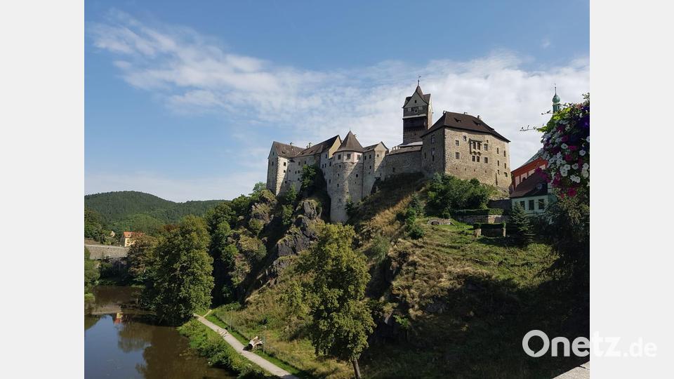 Nach der Besichtigung von der Wallfahrtskirche Maria Kulm ging es weiter nach Loket mit seiner imposanten Burganlage. Bild: AWO Tirschenreuth/exb