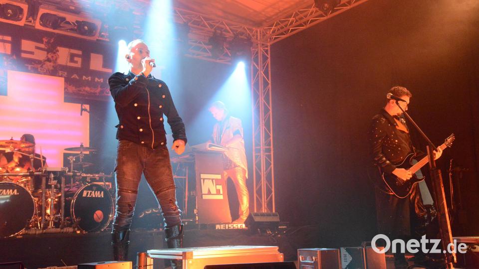 Weißglut auf der Bühne in Floß. Bild: bey