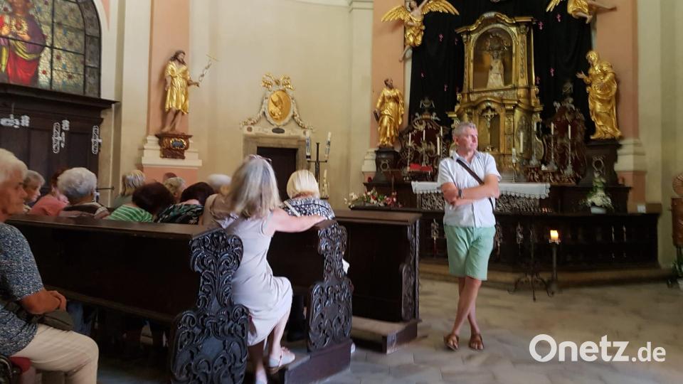Die Teilnehmer des AWO-Ausflugs besichtigten die Wallfahrskirche Maria Kulm. Bild: AWO Tirschenreuth/exb