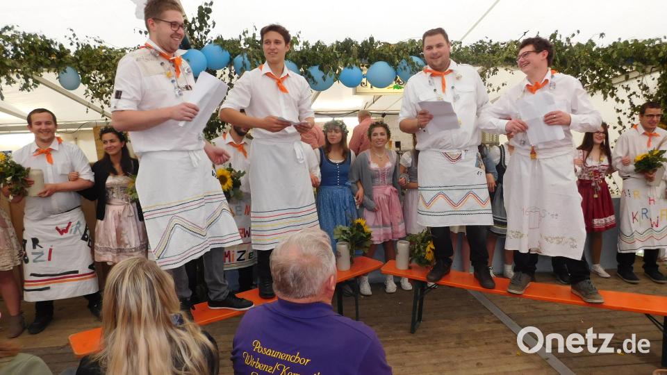 Gstanzlsänger (von links) Sebastian Graf, Jonas Günthner, Maximilian Graf und Simon Schmolke auf der Kirwa in Wirbenz. Archivbild: hai