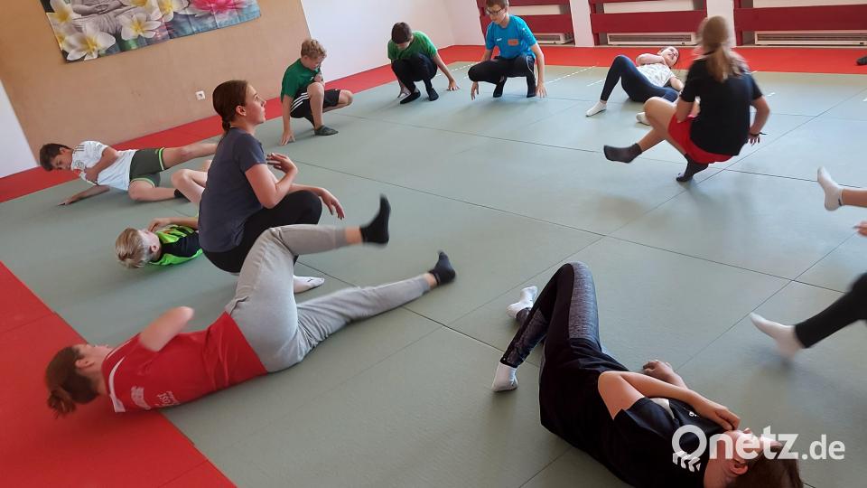 Die Plätze für die beiden Selbstverteidigungskurse der CSU Tännesberg waren schnell vergeben Bild: Stephanie Kuchlbauer/exb