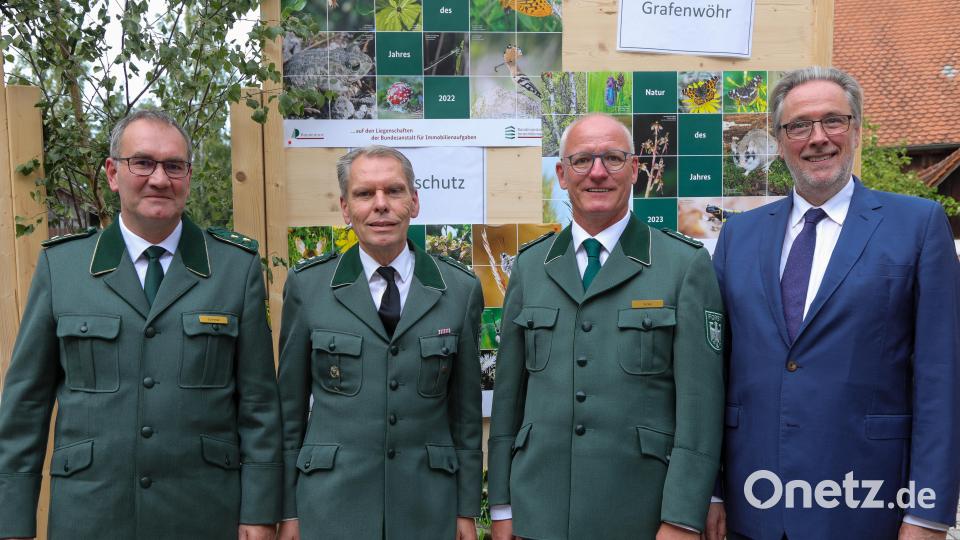Die Führungsspitze des Forstes, von links: Burkhard Schneider, Leiter des BImA-Geschäftsbereich Bundesforst, der scheidende Leitende Forstdirektor Ulrich Maushake, der neue Amtsleiter Forstdirektor Alexander Krone und Paul Johannes Fietz, Mitglied des Vorstands der BImA. Bild: Wolfgang Steinbacher