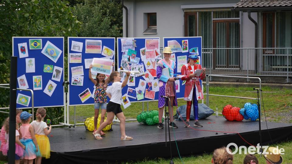 Flugreise zu den Farben beim Mitmachtheater Bild: fvo