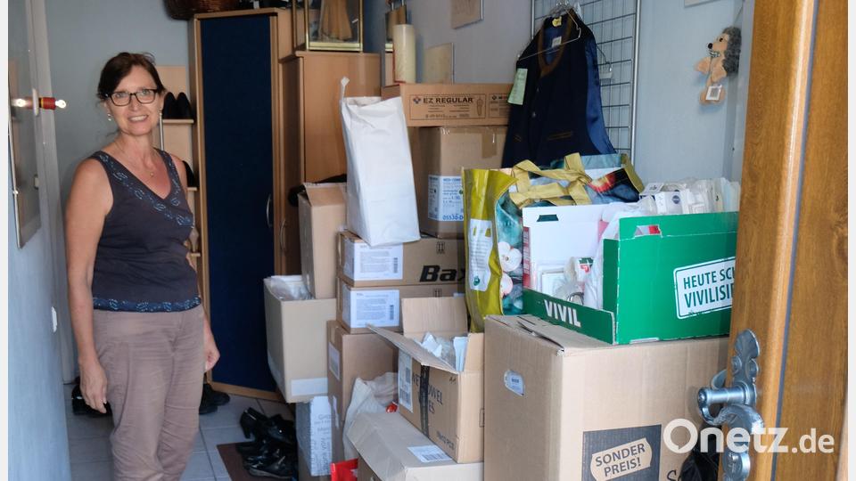 Der Hausgang von Elisabeth Lehner ist zurzeit Zwischenlager für die gesammelten Waren. Bild: le