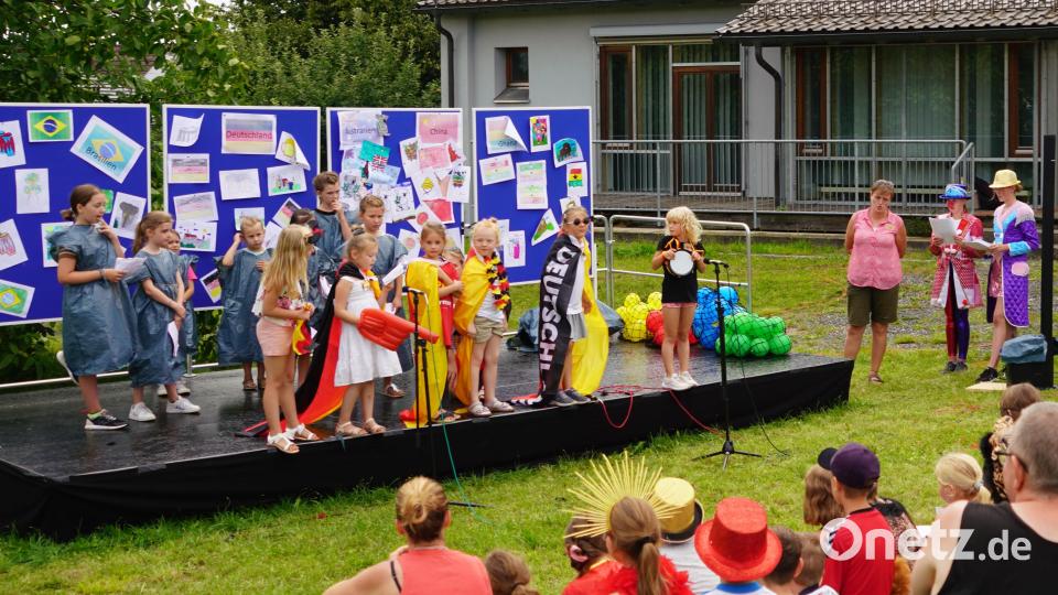 Im Waldthurner Ferienprogramm zeigen die Kinder beim Mitmachtheater schauspielerisches Talent. Bild: fvo