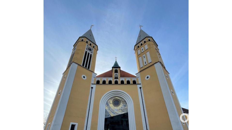 Von 16:30 Uhr bis 18 Uhr öffnet die Wallfahrtskirche Unserer Lieben Frau vom Kreuzberg in Schwandorf ihre Tore für interessierte Besucher. Bild: Johannes Lohrer