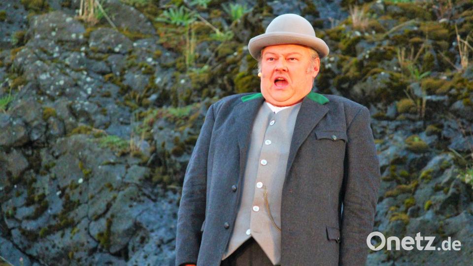 Mit seinem losen Mundwerk katapultierte sich Schwejk (Jens Ulrich Seffen) immer wieder in brenzlige Situationen. Bild: stg