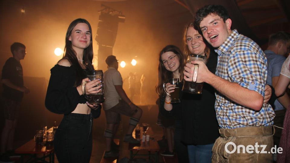 Über 1000 Gäste haben Spaß beim Wurzer O´Schnitt mit &quot;Highline&quot;. Bild: sne