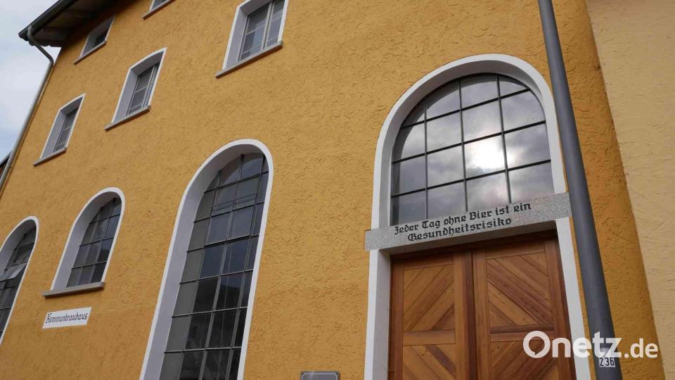 Ein weiser Spruch erwartet die Besucher am Eingang zum Kommunbrauhaus: &quot;Jeder Tag ohne Bier ist ein Gesundheitsrisiko.&quot; Bild: gz