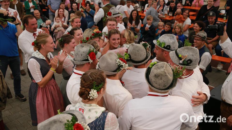 Die Musik hörte auf zu spielen und die Feier war groß. Bild: egl
