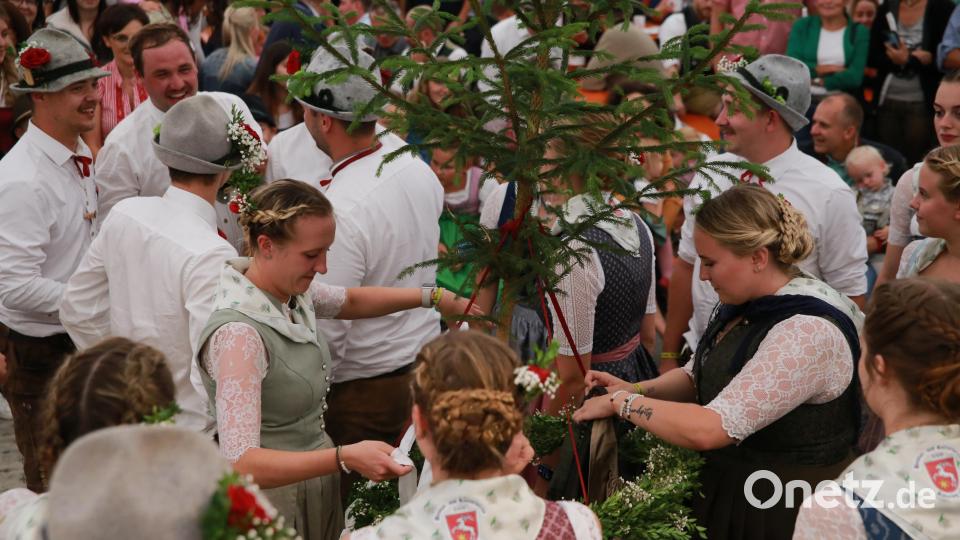 Ebenso für Louisa Gmeiner (links) und Hannah Wagner (rechts) war in diesem Jahr Schluss. Bild: egl
