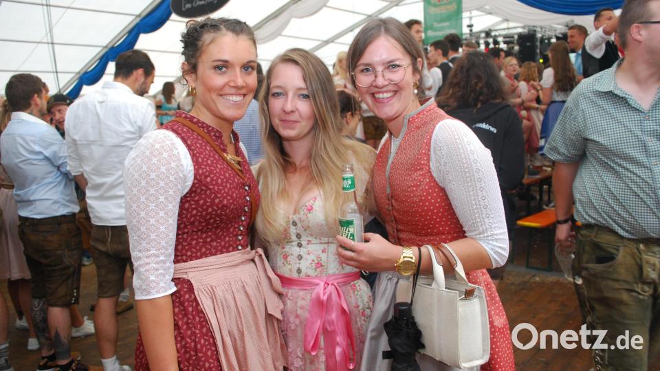 Diese drei Kirwamoidla haben sichtlich Spaß. Bild: tss