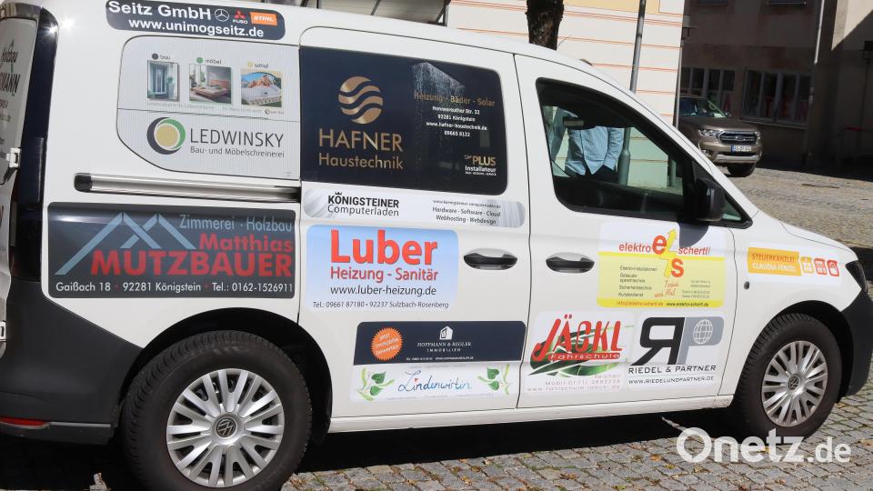 Der VW-Caddy, der von ehrenamtlichem Fahrern gesteuert wird, bietet seinen Passagieren einen bequemen Einstieg. Bild: mfh