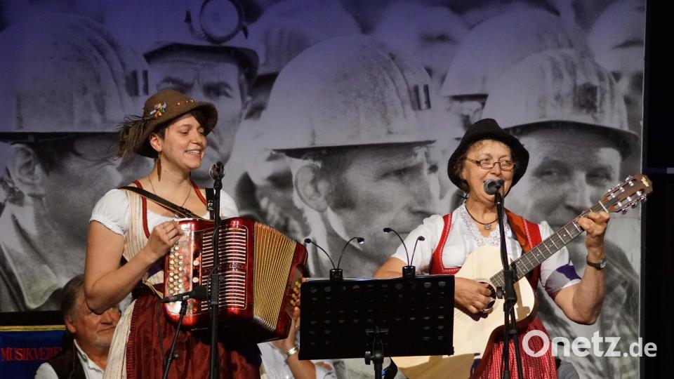 Für die &quot;Koiser-Weiwer&quot; gibt es bei &quot;Maffei-Spezial&quot; ein Heimspiel, denn sie kommen aus Nitzlbuch. Bild: Brigitte Grüner/exb