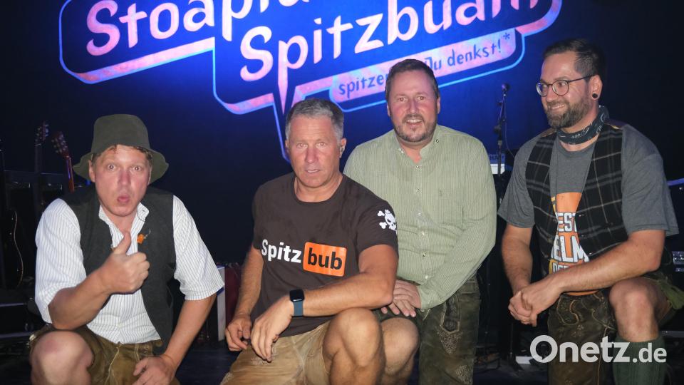 Die &quot;Stoapfälzer Spitzbuam&quot; bestritten zum elften Mal in Folge den Auftakt der Wernberger Kirwa. Bild: Hirsch