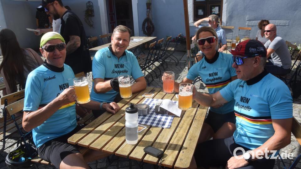 Bioradler aus Neustadt/WN ohne "E", der Zoigl ist Doping für die Heimfahrt. Bild: fz