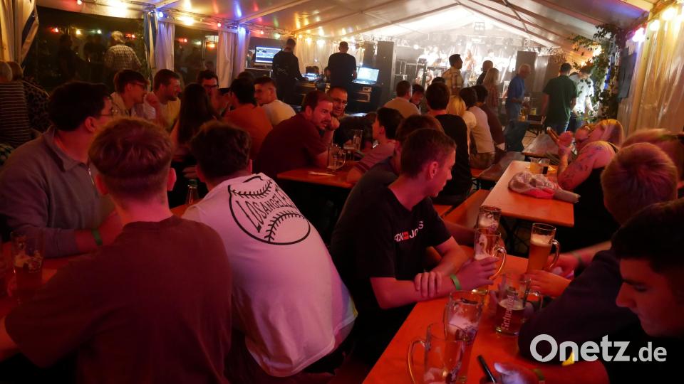 Jung und Alt waren beim Festabend der KLJB Kondrau vertreten. Bild: hmr