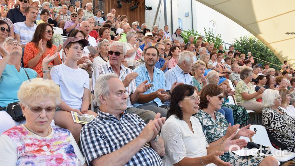 Herzlich und begeistert fiel der Applaus für jeden Beitrag aus. Bild: ubb