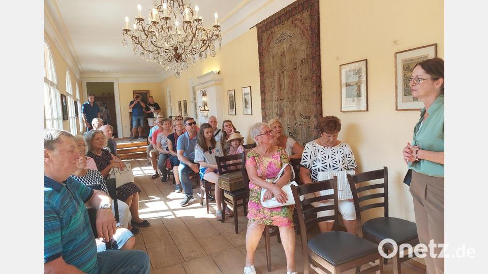 Zahlreiche Besucher nutzen die Gelegenheit, am Tag des offenen Denkmals die Innenräume von Schloss Guteneck zu besichtigen. Bild: jua