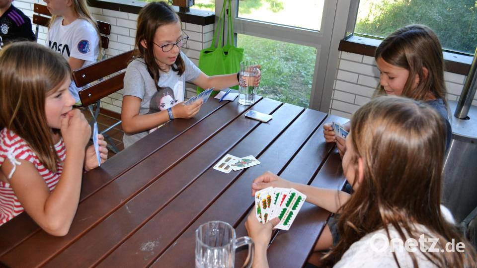 Auch Leonie, Paula, Annalena und Sarah beherrschen nun das &quot;Wattn&quot;. Bild: kki