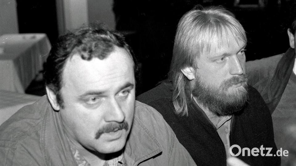 Ewald Zenger (rechts) mit dem heutigen Bürgermeister Lothar Höher. Das Bild ist vermutlich Ende der 80er Jahre entstanden. Archivbild: Karin Wilck