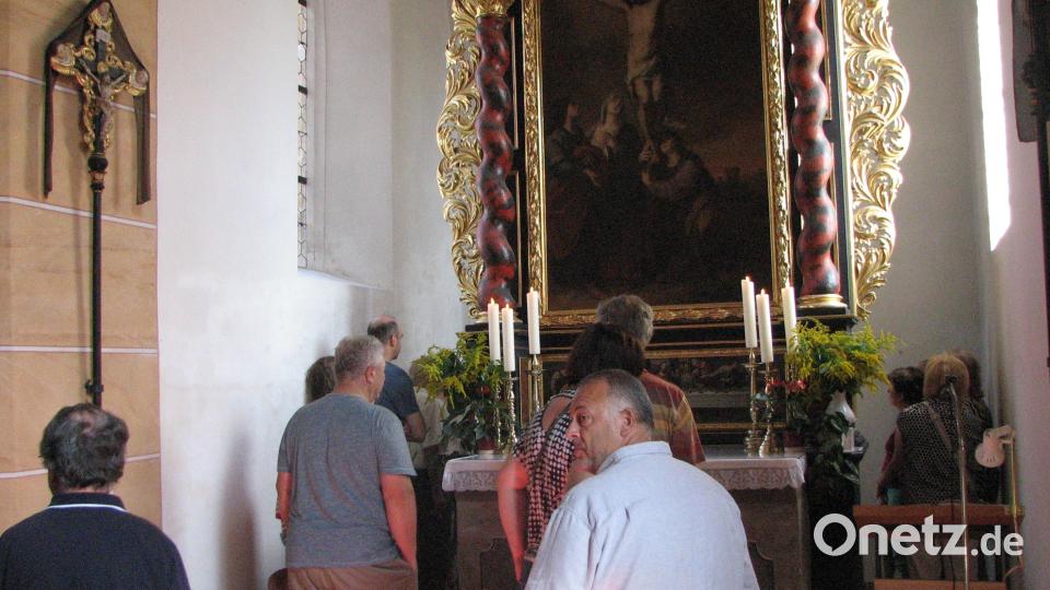 Seit 1908 steht das Bild mit der Kreuzigung Christi im Zentrum des Altars. Bild: knh