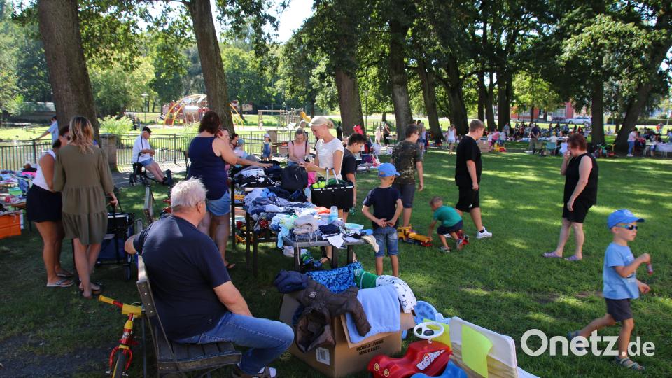 Am Flohmarkt für kleine Leute der Frauen Union gabs viel zu entdecken. Bild: sne