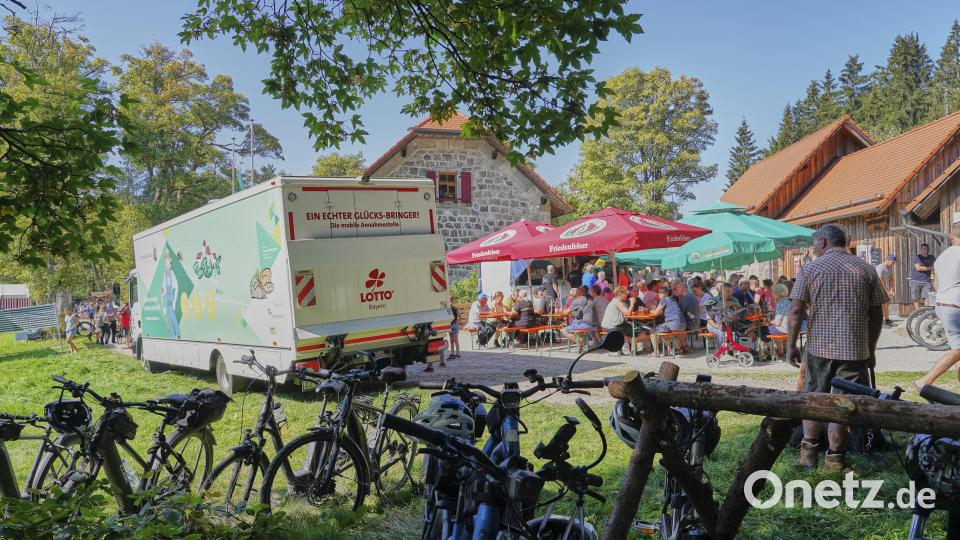 Viel zu sehen und zu erleben gab es beim Waldhausfest. Bild: Martin Schmid