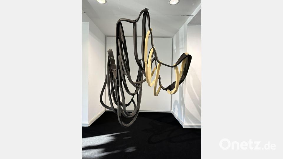Barbara Sophie Höcherl &quot;Instabile III&quot;, 2019, Schaumstoff (recycelt) Bild: Bezirk Oberpfalz/Anette Menke/exb