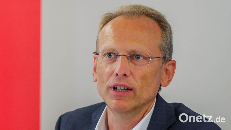 „Unsere Gesellschaft ist erschöpft. Das und die Enttäuschungen von der Politik müssen wir ernst nehmen.“ (Bernhard Stiedl, DGB-Landesvorsitzender) Bild: Wolfgang Steinbacher